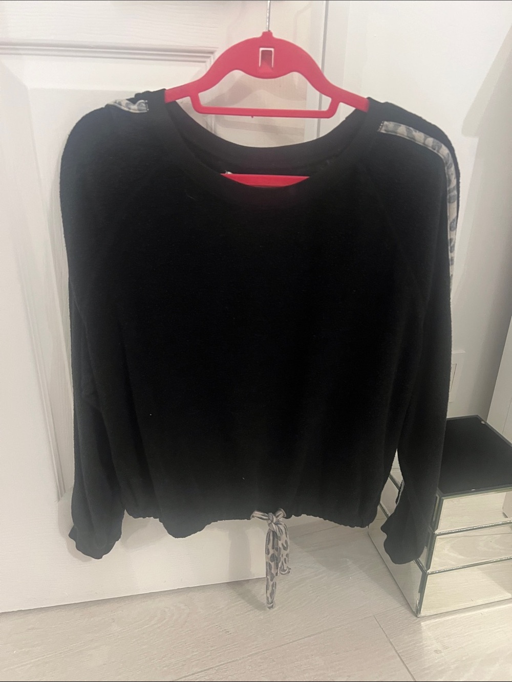 Vintage Havana Black Pullover Sweatshirt with Leopard Trim